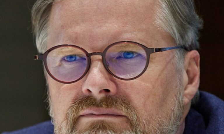 Fiala si udělal z úst záchodovou mísu, kde a jak všude lže